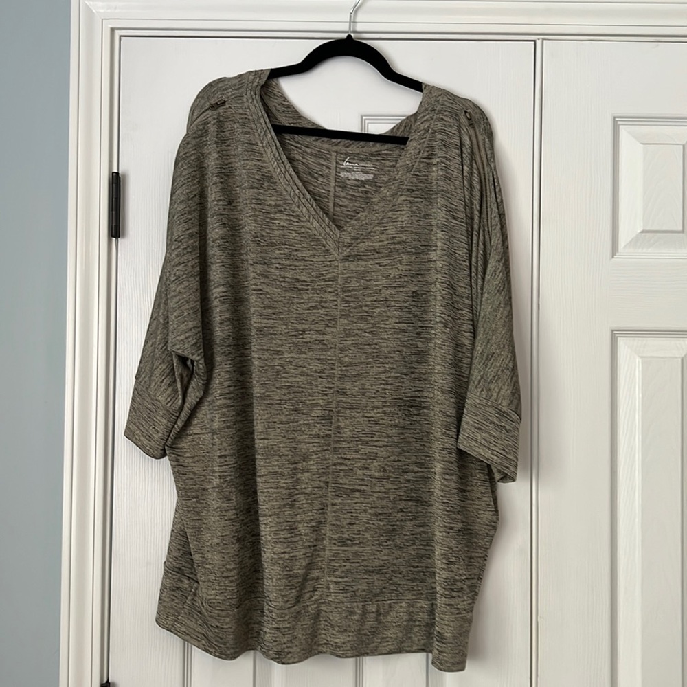Dolman zipper sleeve tunic. 22/24
